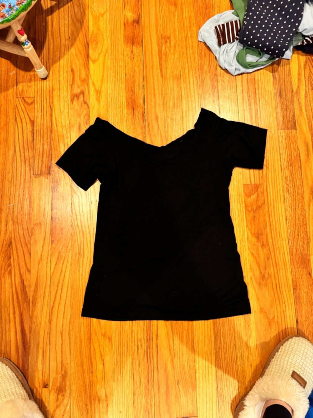 Women’s Black Off-Shoulder Short Sleeve Top
